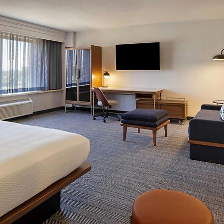 Courtyard By Marriott Baldwin Park Hotell Exteriör bild