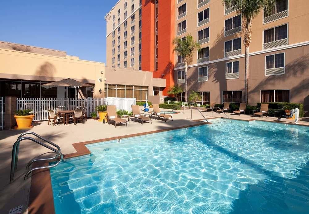 Courtyard By Marriott Baldwin Park Hotell Exteriör bild