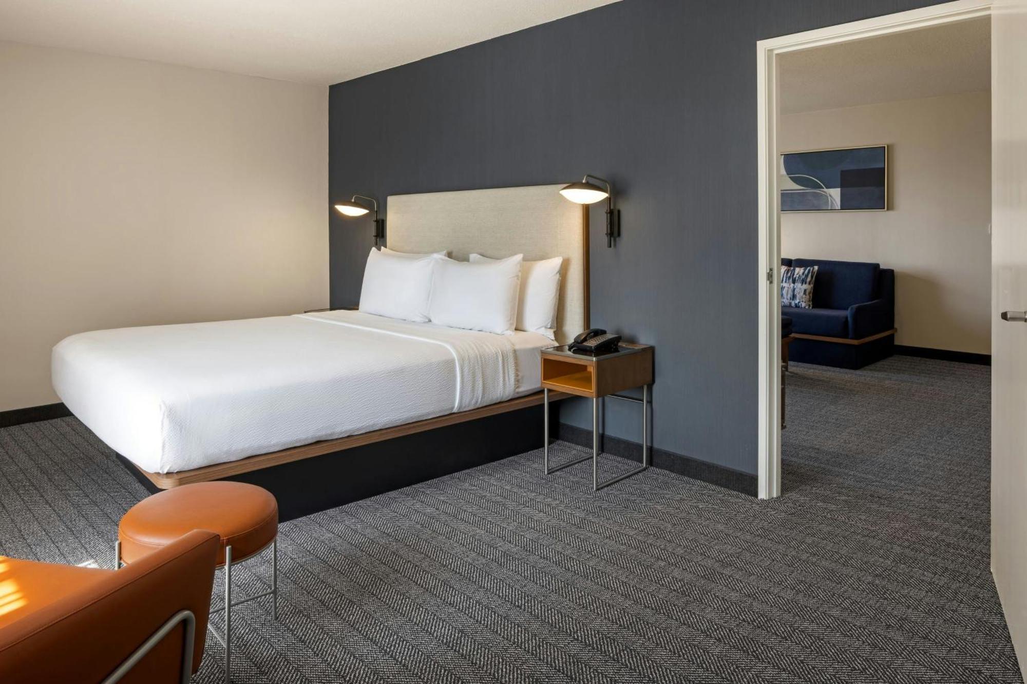 Courtyard By Marriott Baldwin Park Hotell Exteriör bild