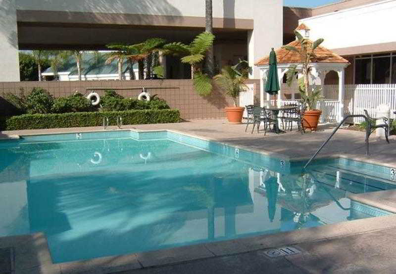 Courtyard By Marriott Baldwin Park Hotell Exteriör bild